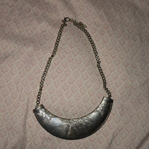 Statement necklace ⭐️